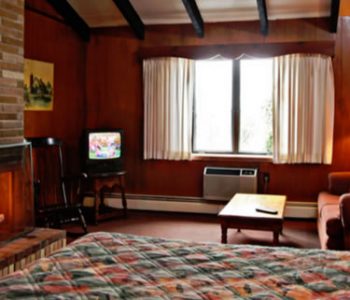 a photo of the hideaway hills stay and play cottage